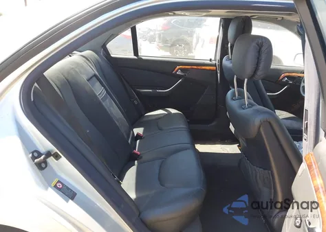 2001 Mercedes-Benz S 500 z USA, uszkodzony, nr VIN WDBNG75J01A212600